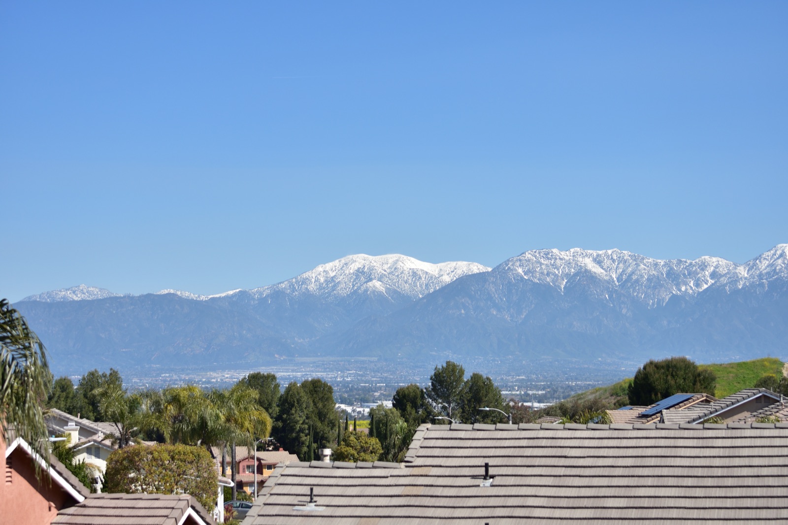 Mount San Antonio (Mount Baldy) seen from Chino Hills State Park in the Inland Empire